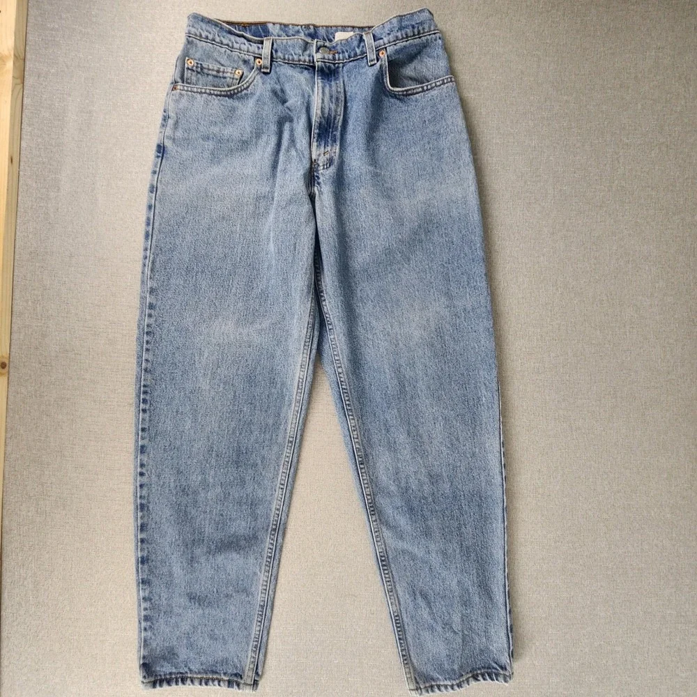 Vintage Levis 560 Mens 33x31½ Light Wash Loose Fit Tapered Leg Jeans Made in USA